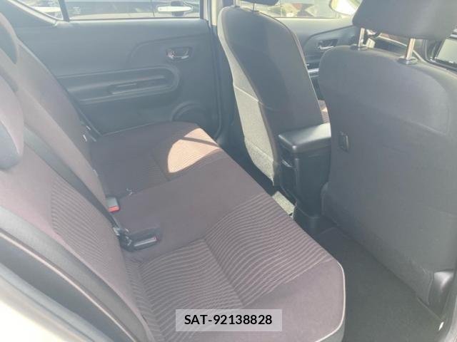 Toyota AQUA 2017-02 8364758-13