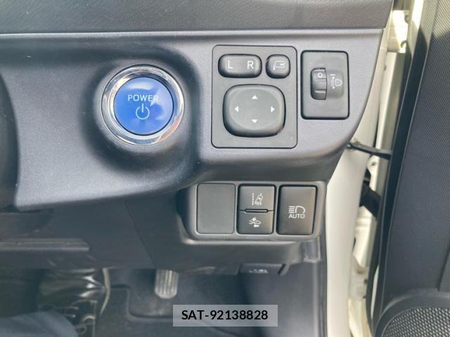 Toyota AQUA 2017-02 8364758-15