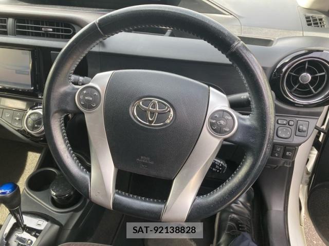 Toyota AQUA 2017-02 8364758-16