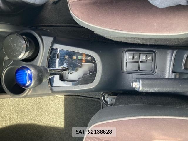 Toyota AQUA 2017-02 8364758-22