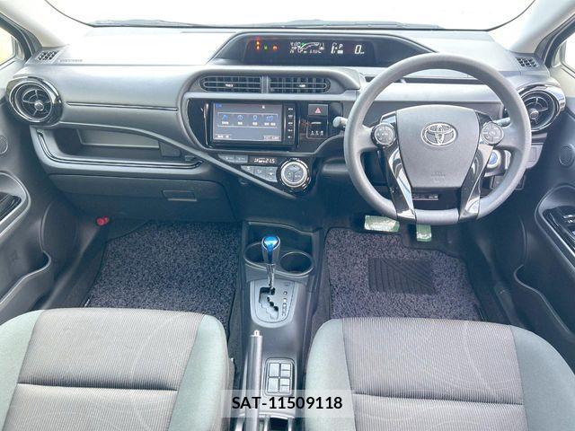 Toyota AQUA 2016-08 8364724-1