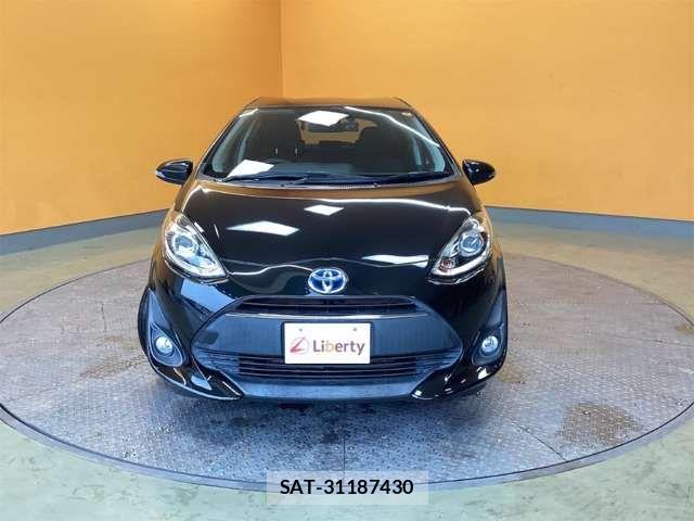 Toyota AQUA 2018-07 8364731-12