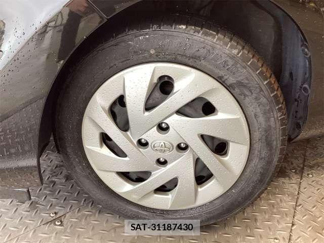 Toyota AQUA 2018-07 8364731-13