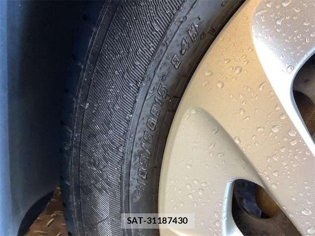 Toyota AQUA 2018-07 8364731-14