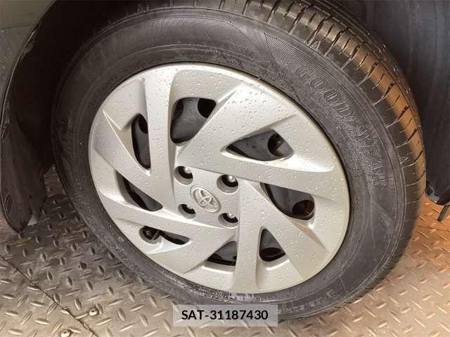 Toyota AQUA 2018-07 8364731-17