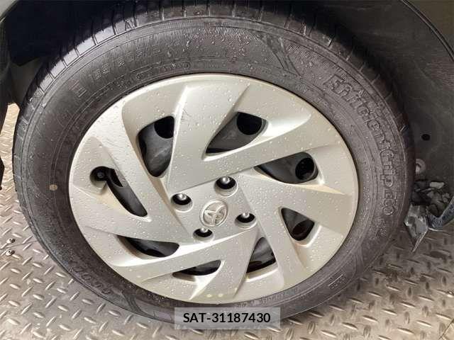 Toyota AQUA 2018-07 8364731-18