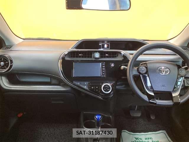 Toyota AQUA 2018-07 8364731-1