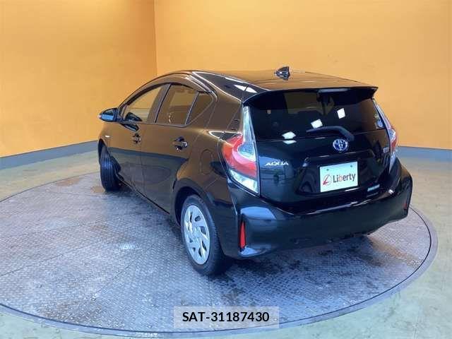 Toyota AQUA 2018-07 8364731-7