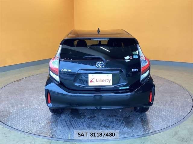 Toyota AQUA 2018-07 8364731-8