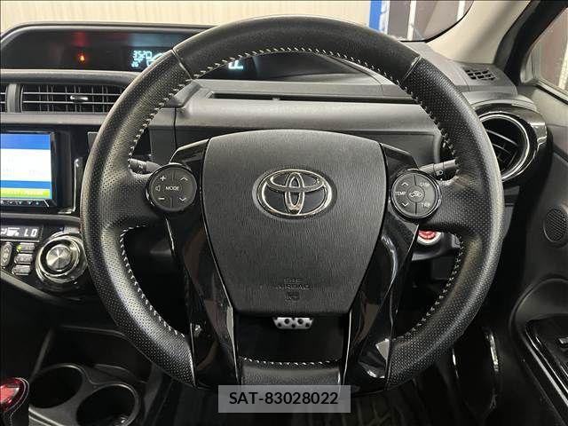 Toyota AQUA 2014-05 8371425-10