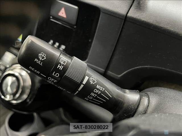 Toyota AQUA 2014-05 8371425-12
