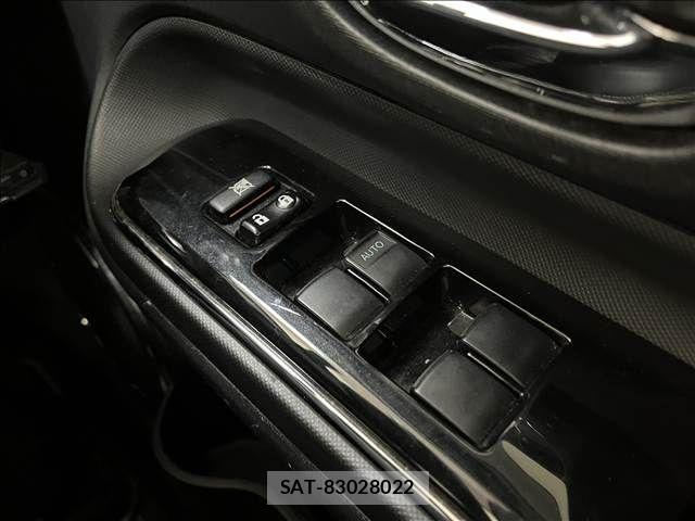 Toyota AQUA 2014-05 8371425-15