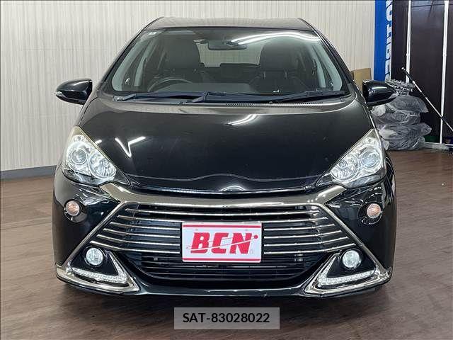 Toyota AQUA 2014-05 8371425-1