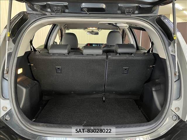 Toyota AQUA 2014-05 8371425-29