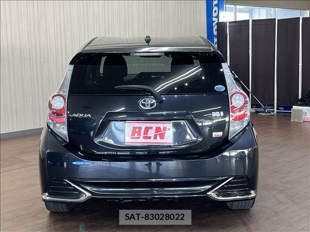 Toyota AQUA 2014-05 8371425-5