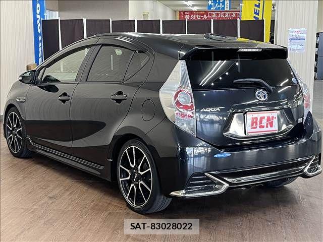 Toyota AQUA 2014-05 8371425-6