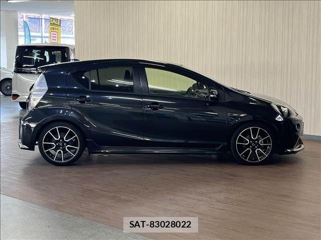Toyota AQUA 2014-05 8371425-7