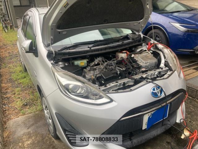 Toyota AQUA 2018-06 8371427-0