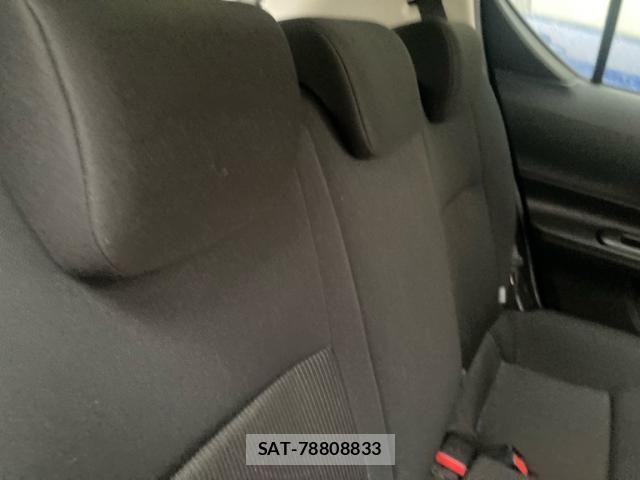Toyota AQUA 2018-06 8371427-11