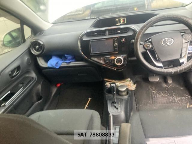 Toyota AQUA 2018-06 8371427-13