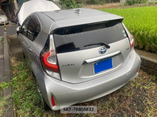 Toyota AQUA 2018-06 8371427-2