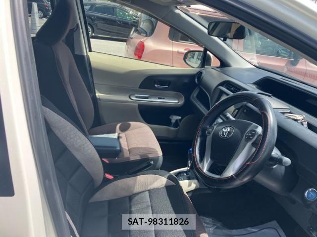 Toyota AQUA 2013-04 8371434-12