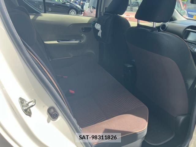 Toyota AQUA 2013-04 8371434-13
