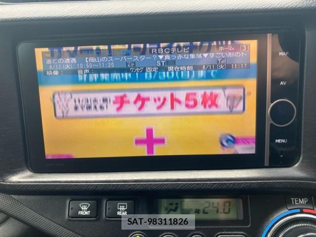Toyota AQUA 2013-04 8371434-17