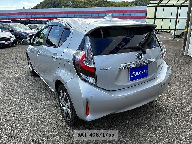 Toyota AQUA 2019-12 8371423-2