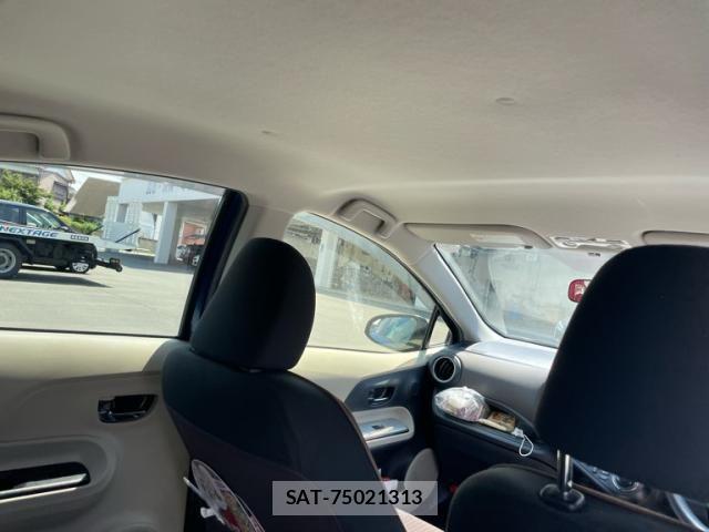 Toyota AQUA 2013-03 8371430-12