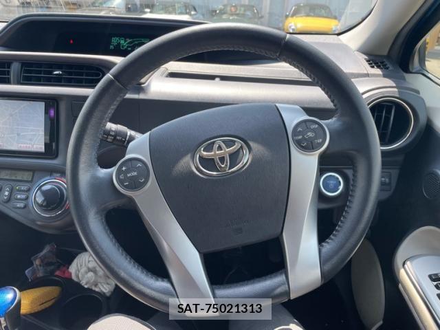 Toyota AQUA 2013-03 8371430-14