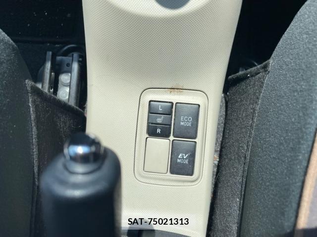 Toyota AQUA 2013-03 8371430-20