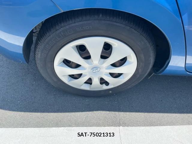 Toyota AQUA 2013-03 8371430-7