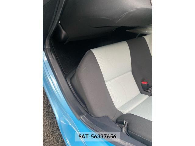 Toyota AQUA 2014-06 8371433-26