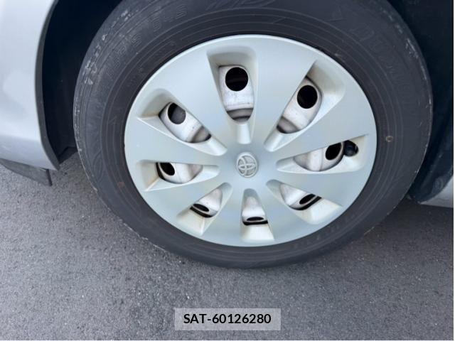 Toyota AQUA 2012-08 8371431-9