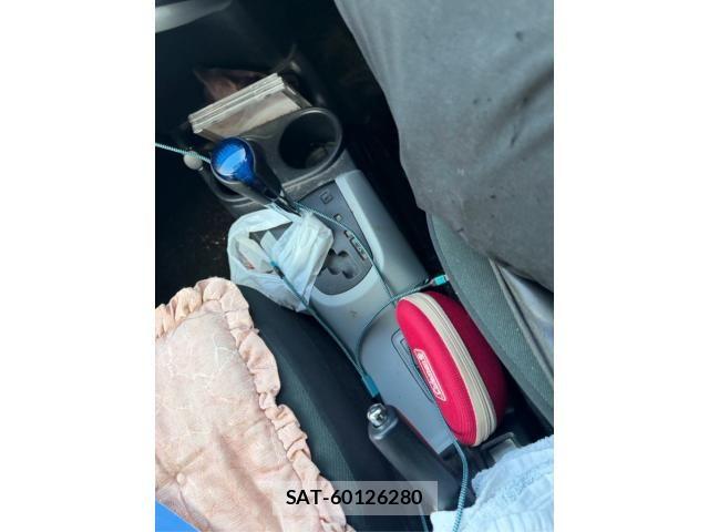 Toyota AQUA 2012-08 8371431-17