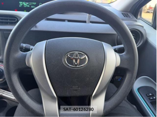Toyota AQUA 2012-08 8371431-20