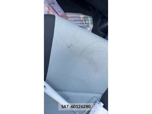 Toyota AQUA 2012-08 8371431-25