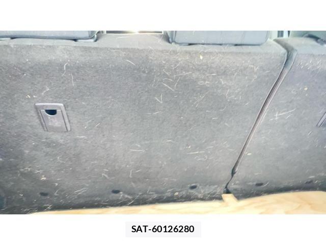 Toyota AQUA 2012-08 8371431-27