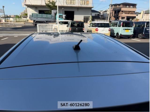 Toyota AQUA 2012-08 8371431-7