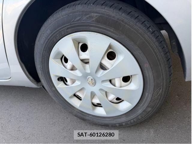 Toyota AQUA 2012-08 8371431-8