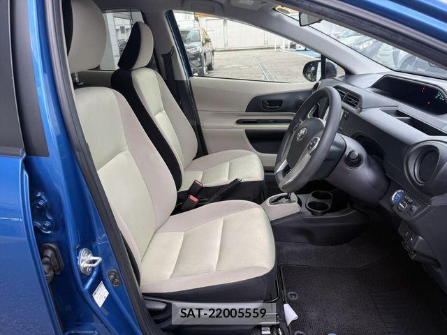 Toyota AQUA 2013-08 8371426-13