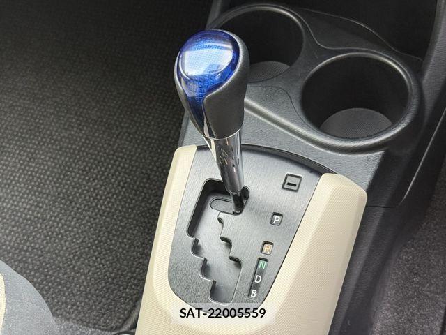 Toyota AQUA 2013-08 8371426-20