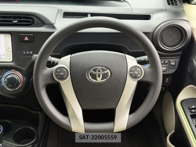 Toyota AQUA 2013-08 8371426-22