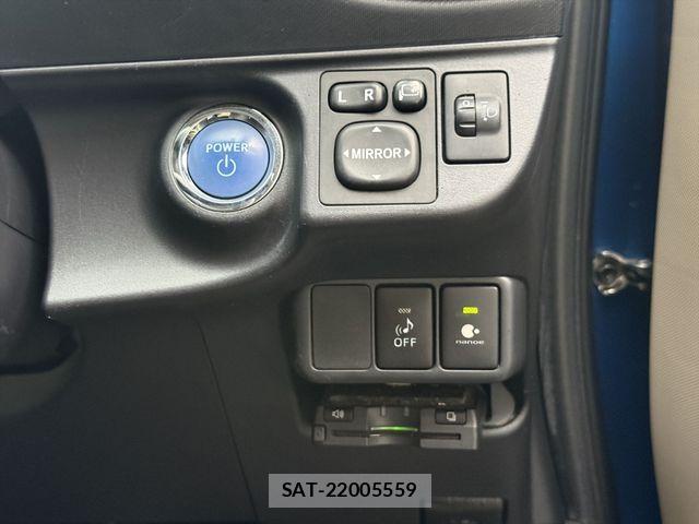 Toyota AQUA 2013-08 8371426-24