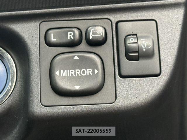 Toyota AQUA 2013-08 8371426-26