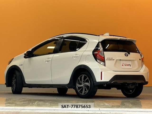 Toyota AQUA 2018-08 8371421-9
