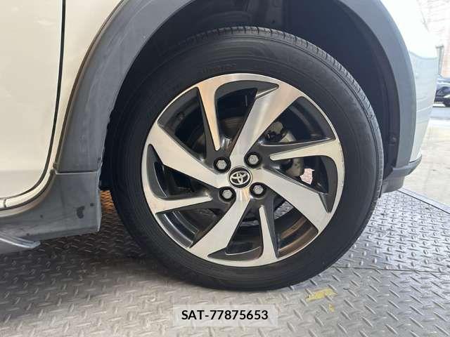 Toyota AQUA 2018-08 8371421-18