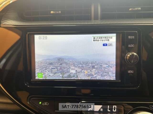 Toyota AQUA 2018-08 8371421-2