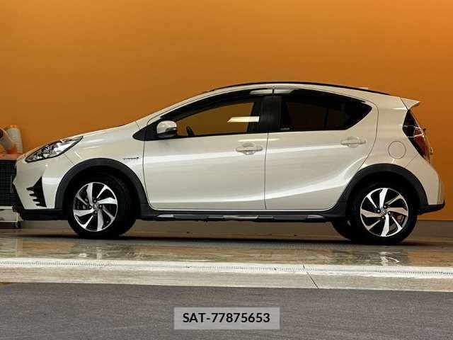 Toyota AQUA 2018-08 8371421-8